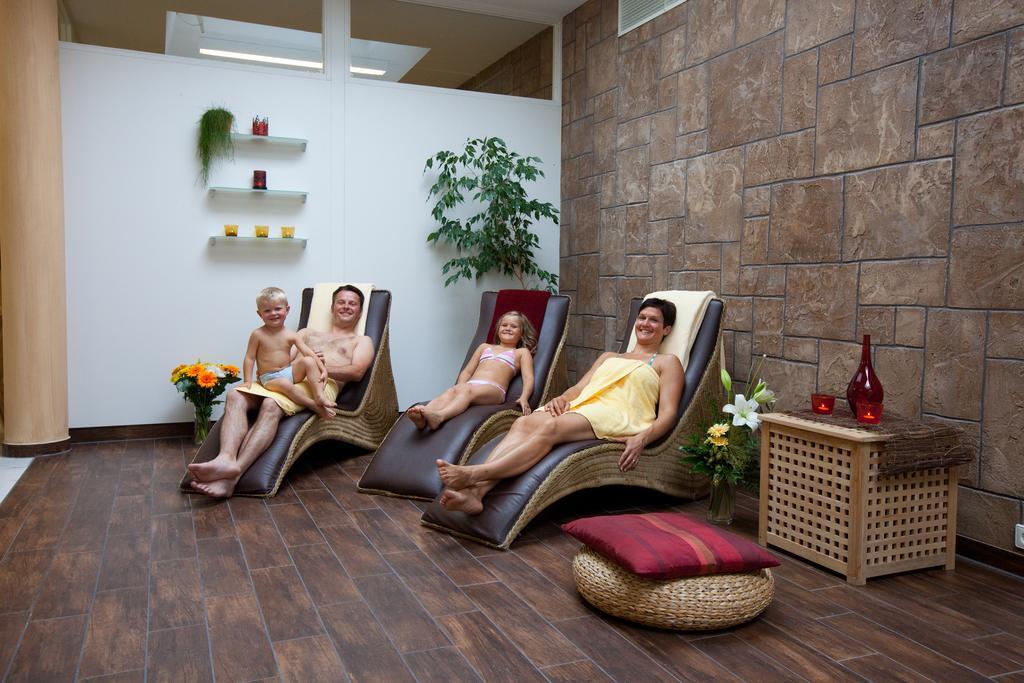 Vita Wellnesshotel เอาเล็นดอร์ฟ ภายนอก รูปภาพ